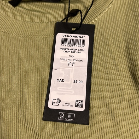 NWT VERO MODA 💚 cut shoulder cropped tank - Picture 8 of 8